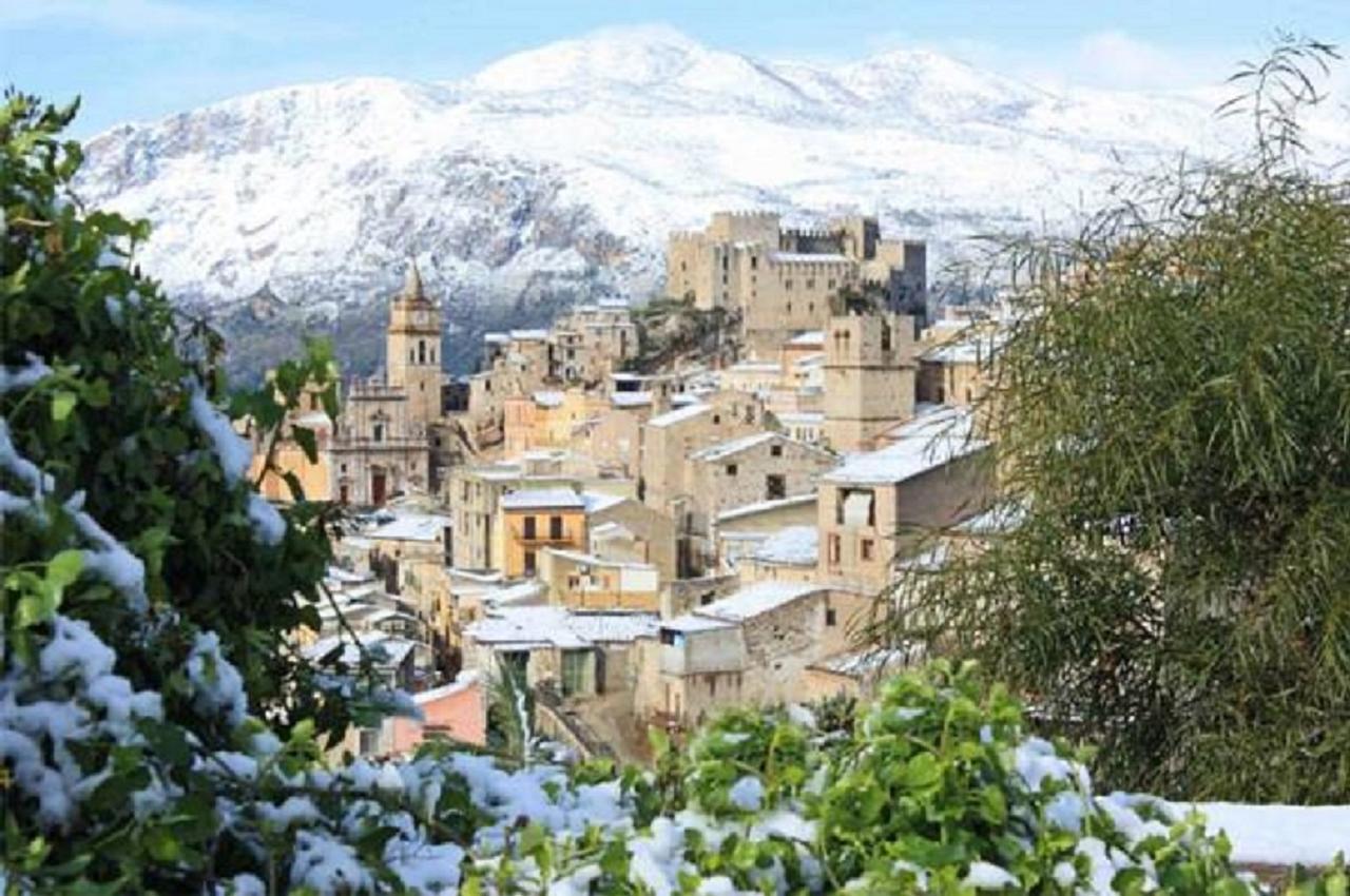 Villetta In Centro Storico Caccamo ภายนอก รูปภาพ